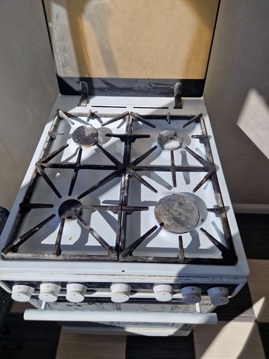 Продам газовую плиту