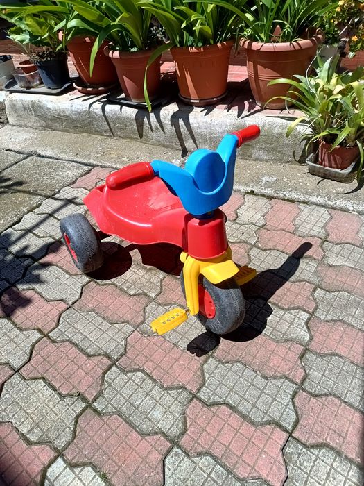 Vând tricicletă copii puțin folosită
