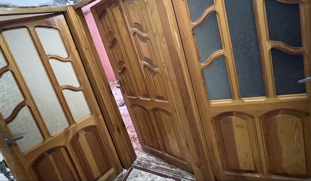 Yogoch eshik derazalar sotiladi b/u xolati yaxshi