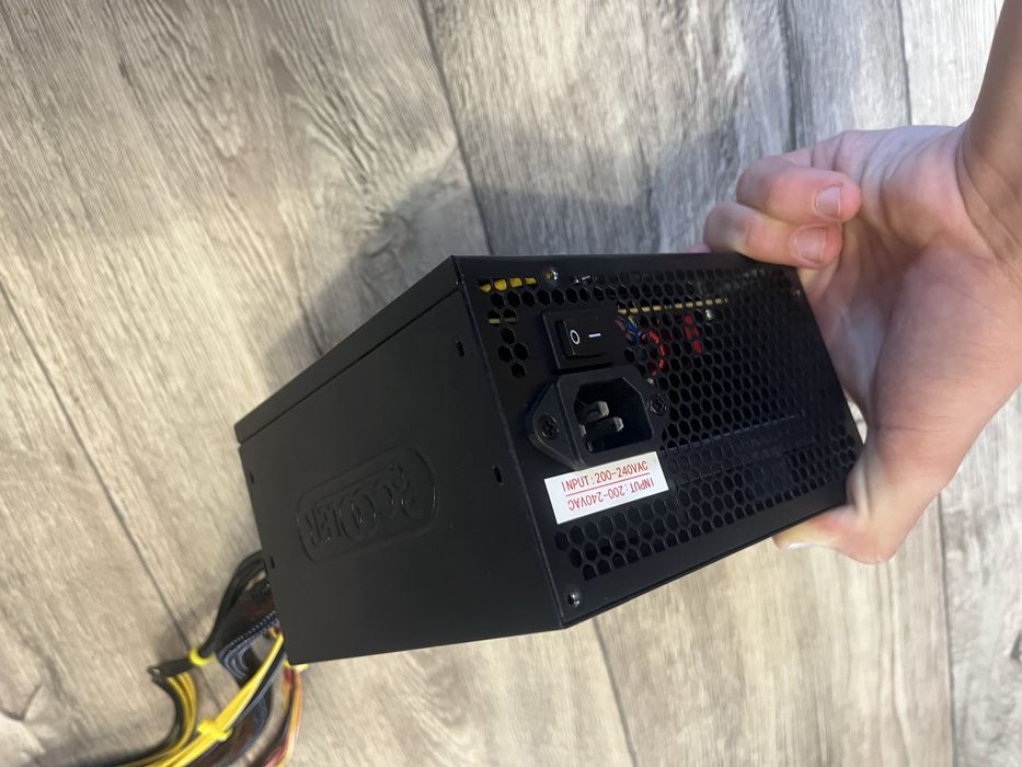 Продам блок питания PcCooler