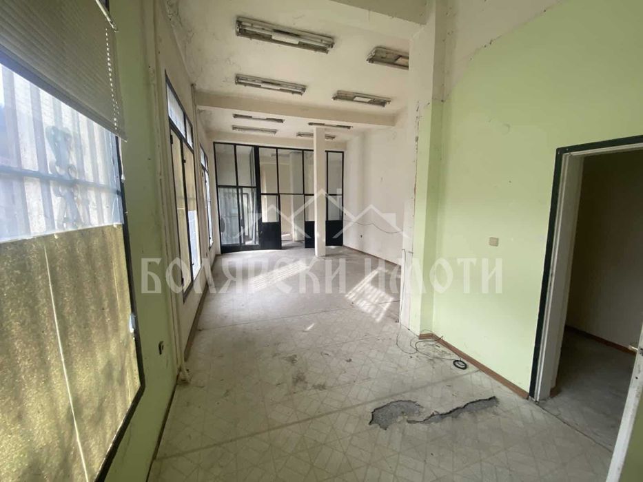 Продава се Магазин в Велико Търново, Света гора - 345 кв.м за 900 €/кв.м - Снимка #1