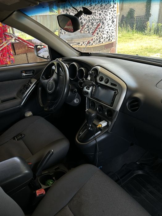 Машина Toyota Matrix