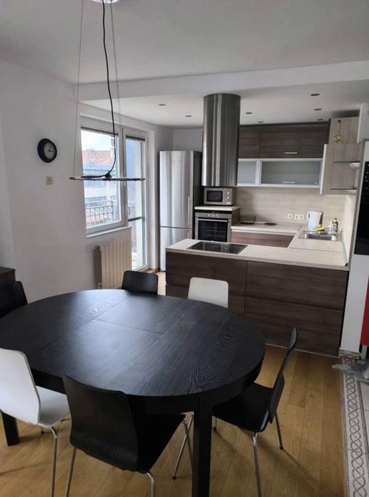 Дава се под наем Тристаен апартамент в София, Медицинска академия - 100 кв.м за 896.58 € - Снимка #1