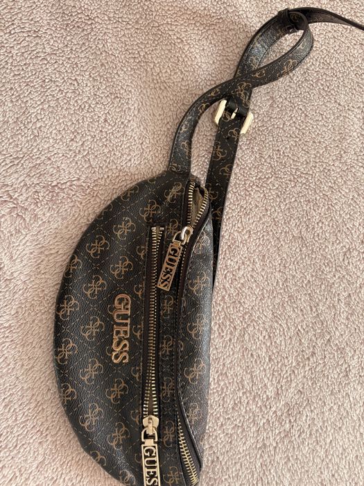 Оригинална чанта Guess