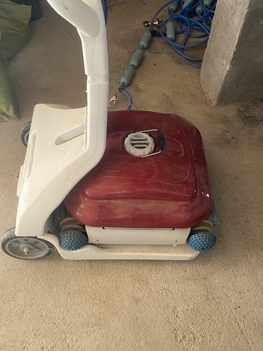 Робот пылесос для бассейна