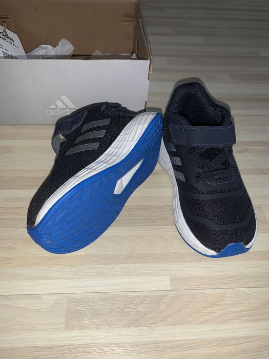 Маратонки Adidas