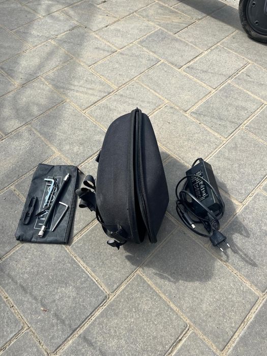 Vând trotinetă electrică