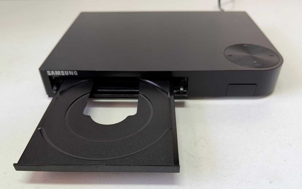 Samsung BD-F5100 player Compact & Smart – Full HD 1080p Blu-ray