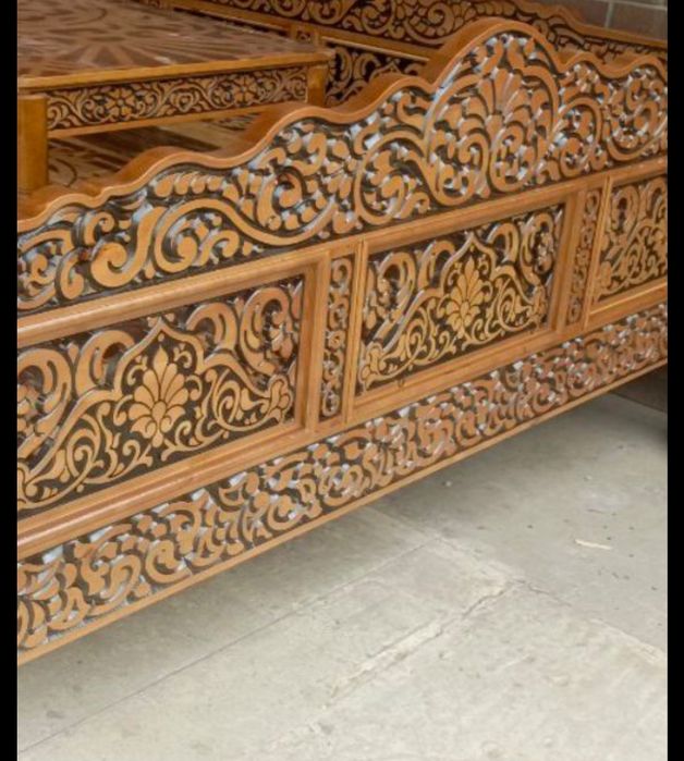 Тапчан из ореха новый ручная работа