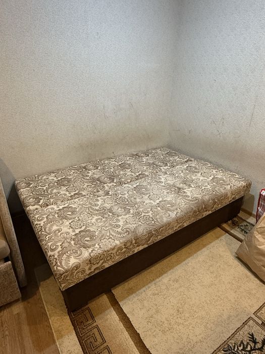 Диван с креслом