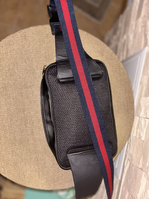 Чанта на GUCCI.