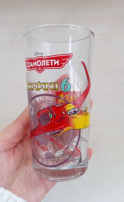 Стъклени чаши "Самолетите" и "Frozen"