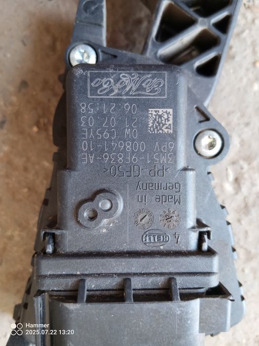 Продавам потенциометър с педала на газта за volvo v50