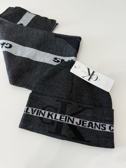 Set CALVIN KLEIN fes & fular super calitate