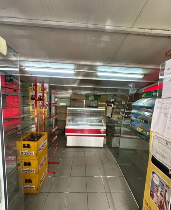 Vând magazin alimentar