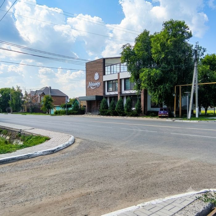 Продам дом угловой 10 соток
