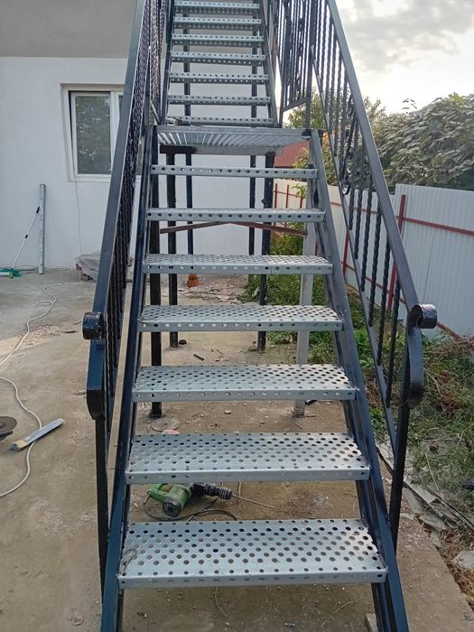 Scara metalica zincata 4mm grosime noi