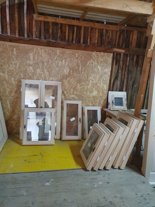 Ferestre din lemn cu sticlă termopan