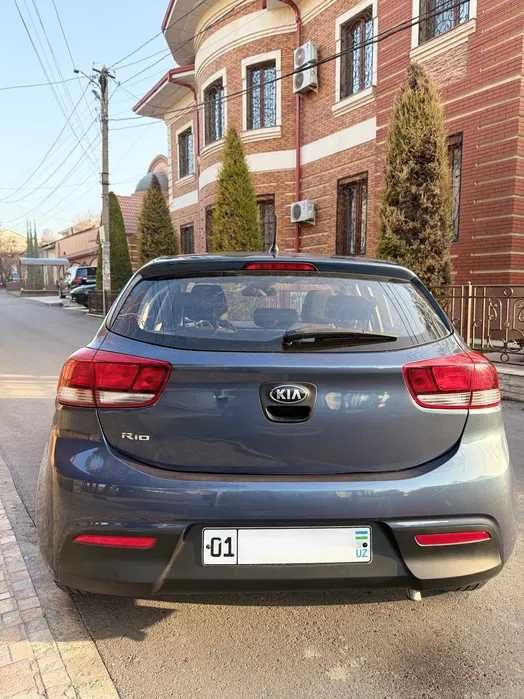 Продается Kia Rio 2018г (83,316 тыс пробег) Цвет Синий Дымчатый