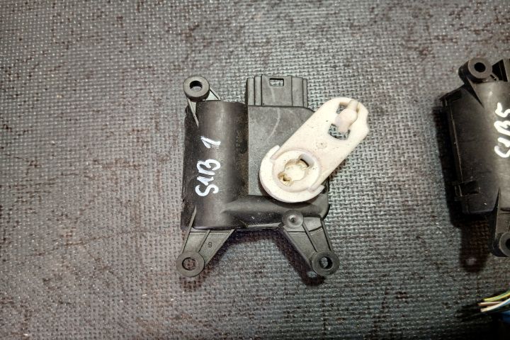 Motoras clapeta aeroterma 3C0907511B 3C0907511B Volkswagen VW Golf a