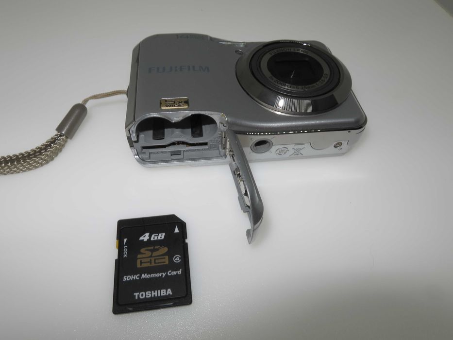 FujiFilm AX250 14MP компактен цифров фотоапарат дигитална камера