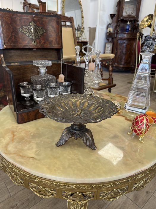 Fructiera-bomboniera din bronz