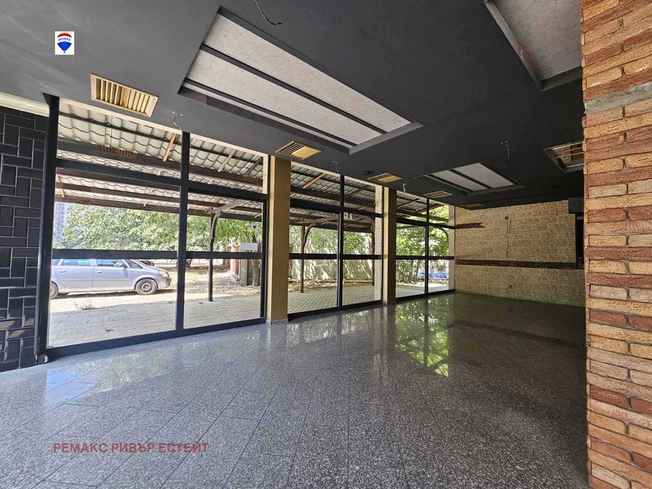Продава се Заведение в Русе, Здравец Изток - 240 кв.м за 1734 €/кв.м - Снимка #4