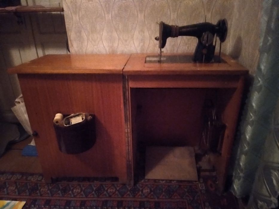 Швейная машинка ножная
