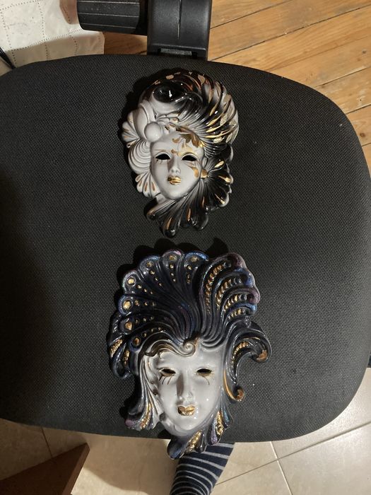 2 броя венециански маски