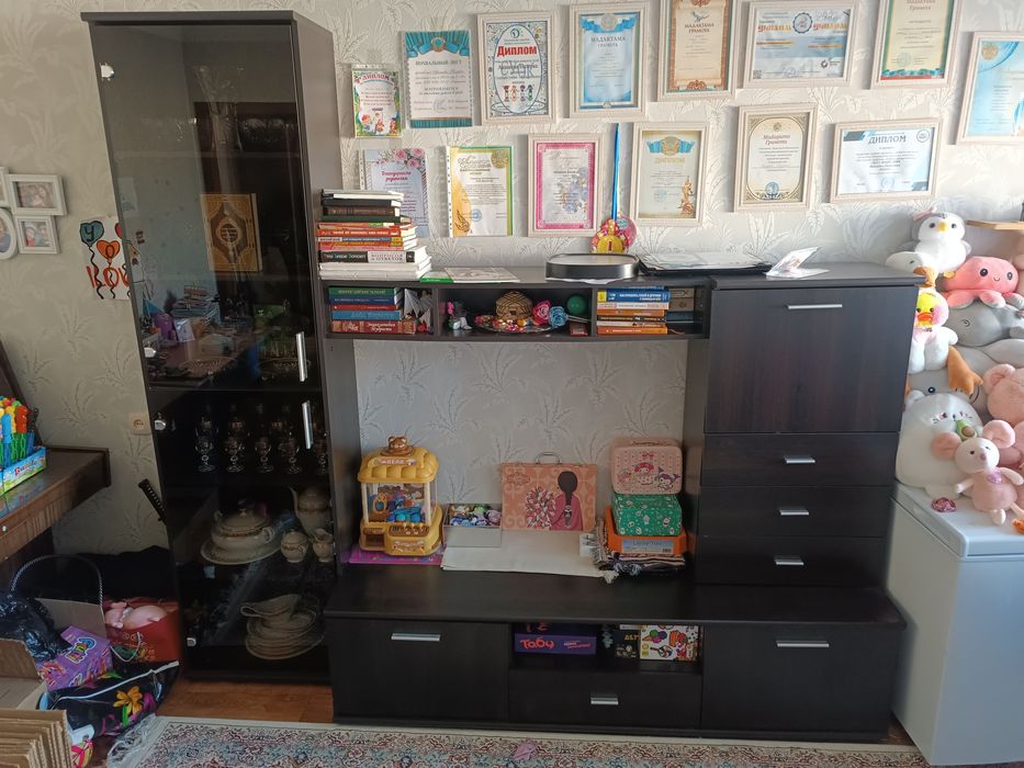 Продаю стенку в зал (горка).