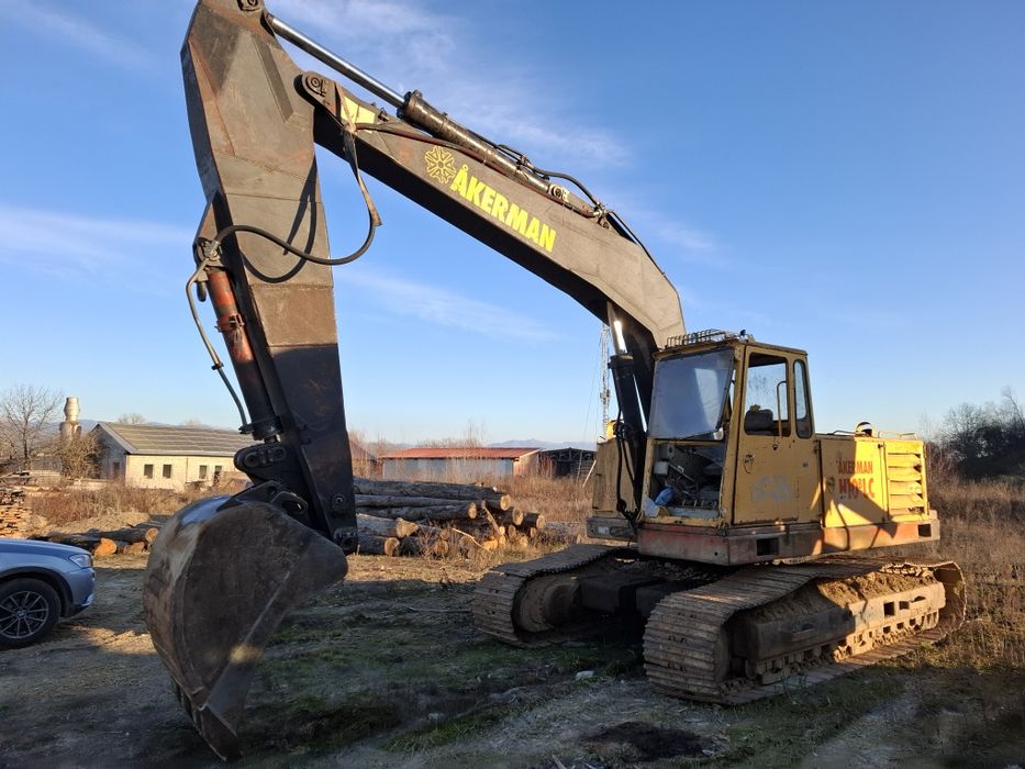 Escavator Akerman