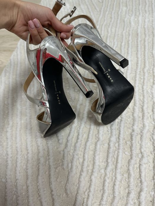 Sandale Zara cu toc inalt