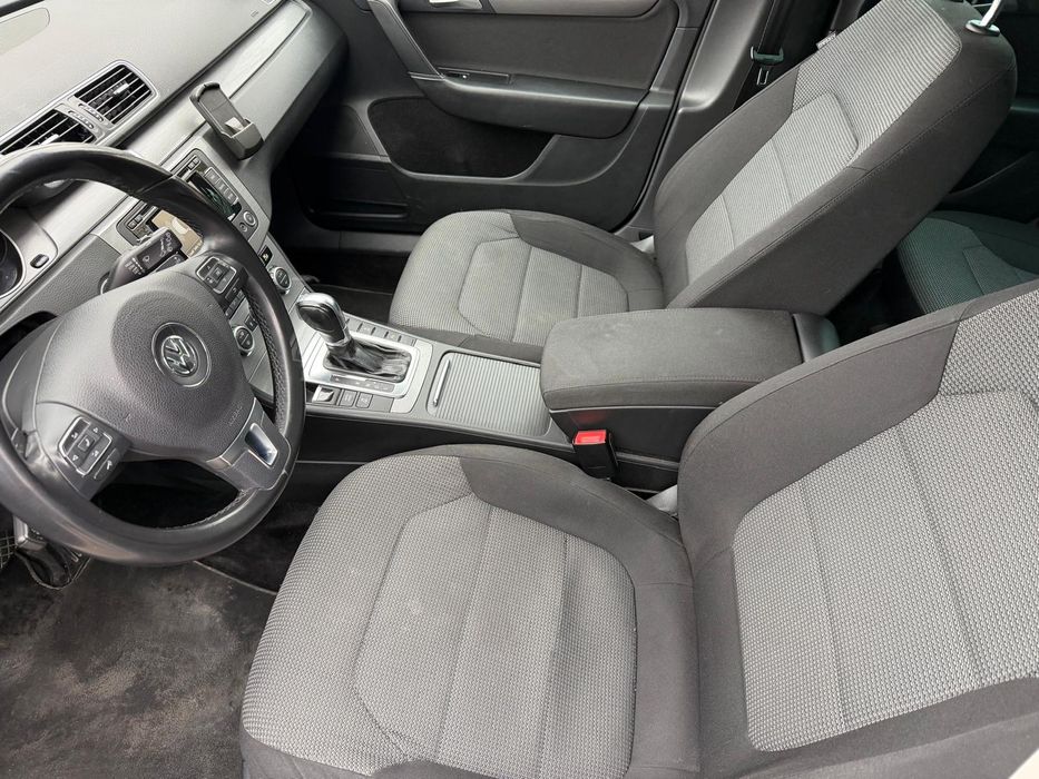 Vând Volkswagen Passat B7 2.0 TDI Automat