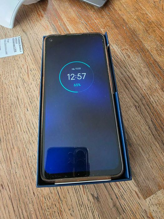 Motorola Moto G9 Plus 128GB, много запазен, с кутия и зарядно