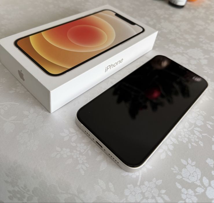 iPhone 12, 128 GB в отличном состоянии