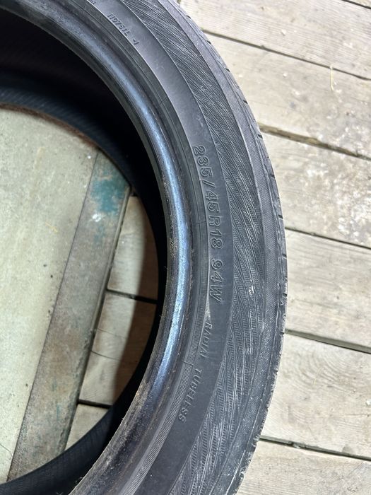 Шины YokohamA 235/45 r18