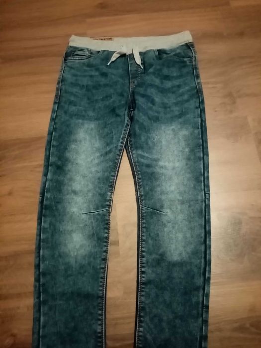 Нови дънки за момче