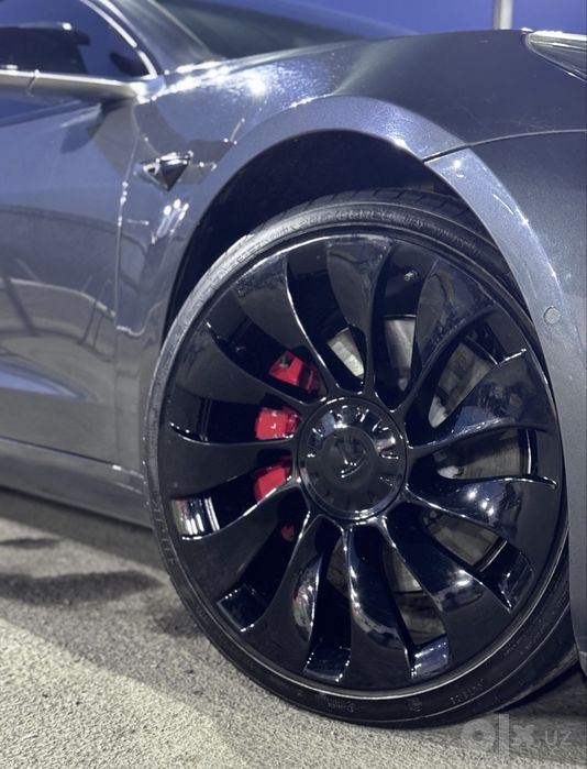 Срочно продается Tesla model 3 performance 0-100  3.3 сек