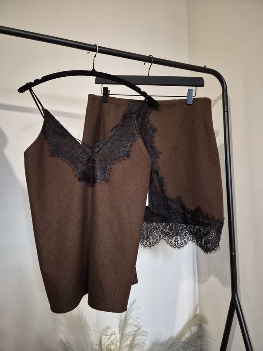 Топ и пола вълна с дантела