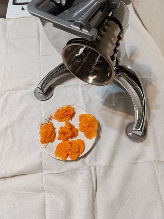Răzătoare rotativă manuală