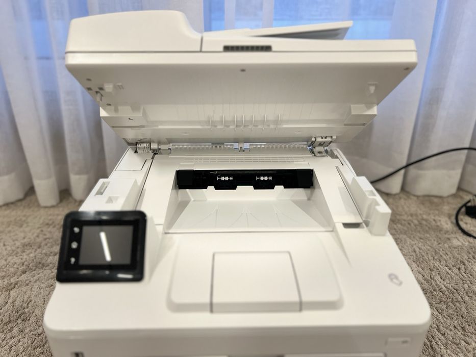 Продавам принтер HP laser let pro mfp M227fdw