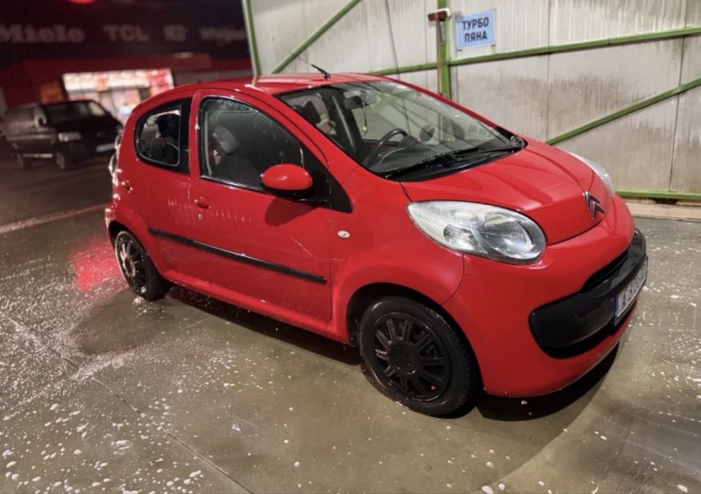 Продавам Citroen C1