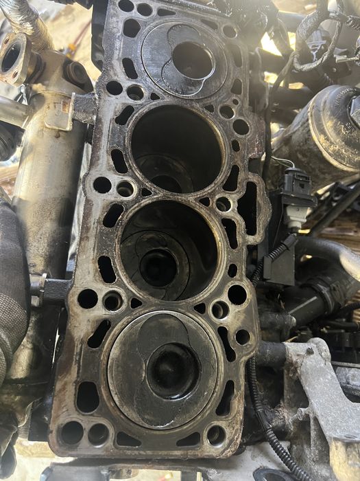 Bloc motor ambielat cu pistoane mari 1.9 bls/2.0 bmm in perfecta stare