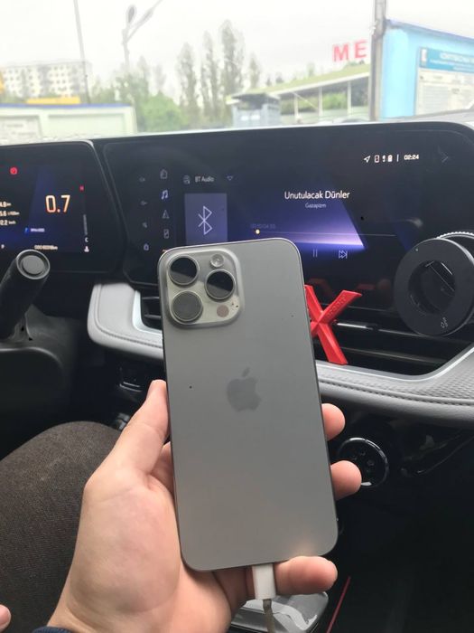 Продам Iphone 15pro max в очень хорошем состоянии