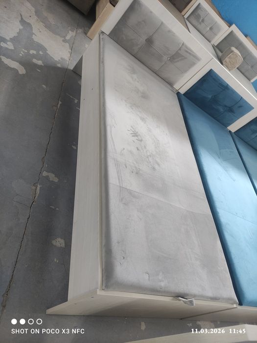 Одна спальня кровать