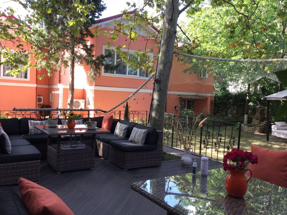 Hotel boutique în Venus, 200 m de plajă – 11 camere, restaurant, teren 1.300 mp
