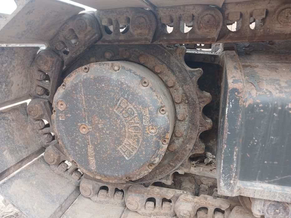 Екскаватор сотилади