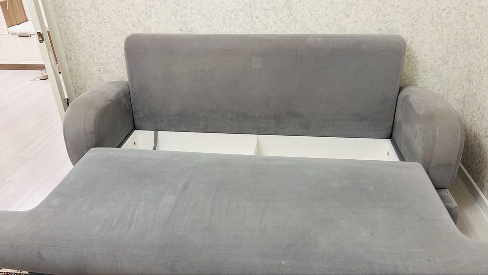 Продам диван 2,2 м в хорошем состоянии