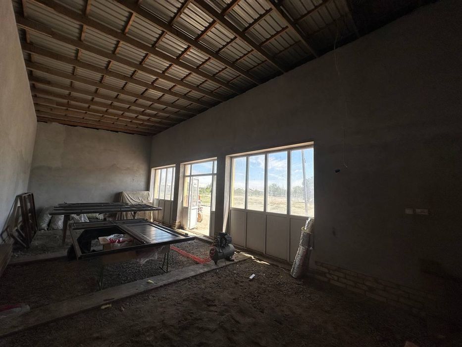 Noturar bino sotiladi,240 m²