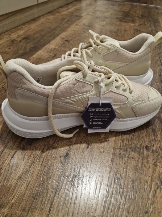 Adidasi  Lacoste